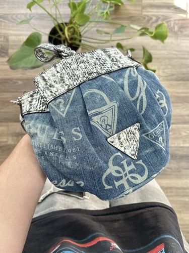 Guess crossbody hand bag - guess,